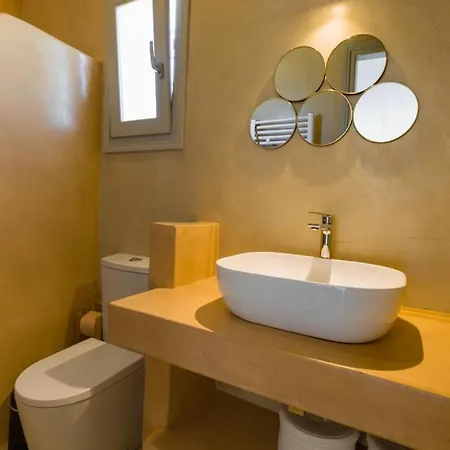 Thita Estate With Private Pool Apartment *