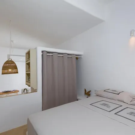 Thita Estate With Private Pool Apartment Chrisi Akti (Paros)